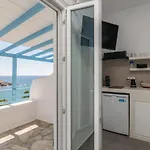 Thalassopetra In Agia Kyriaki *