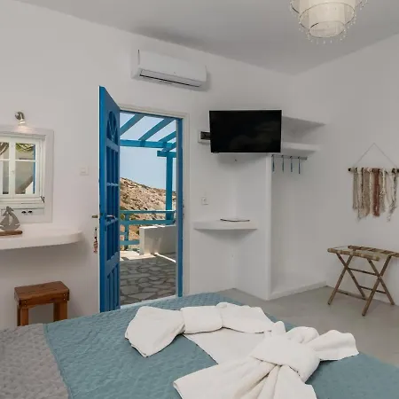 Thalassopetra In Agia Kyriaki * Agia Kiriaki Beach (Milos)