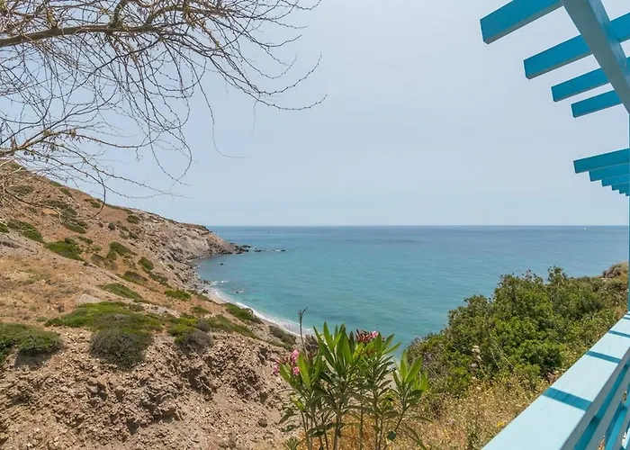 Apartment Thalassopetra In Agia Kyriaki Agia Kiriaki Beach (Milos)