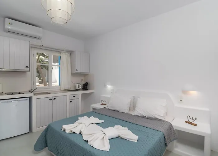 Thalassopetra In Agia Kyriaki